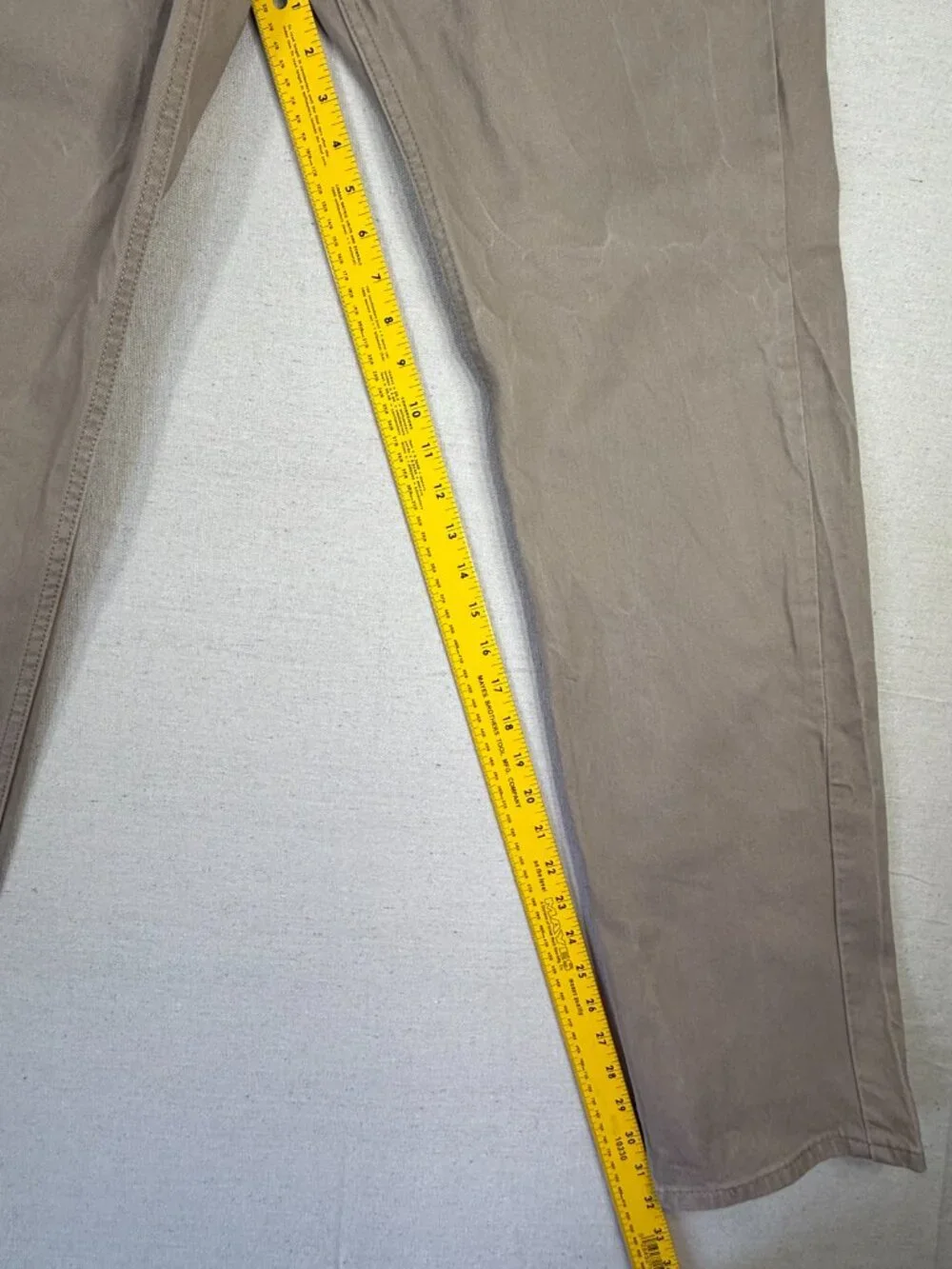 Levi’s Jeans Men’s 505 Jeans 33x32 Tan Khaki 505 Straight Leg Stretch Denim